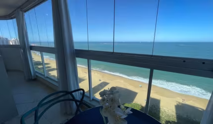 Apartamento 2 quartos frente mar à venda na Praia de Itaparica, Vila Velha ES.