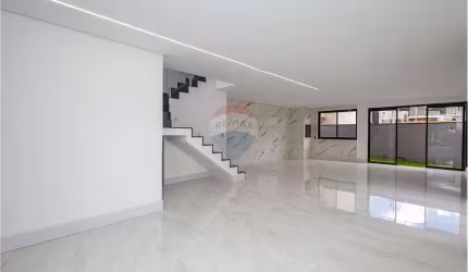 Casa com 3 andares, alto padrão, com 3 suítes,  no Condomínio clube Paysage Vivendas do Parque - Santa Cândida