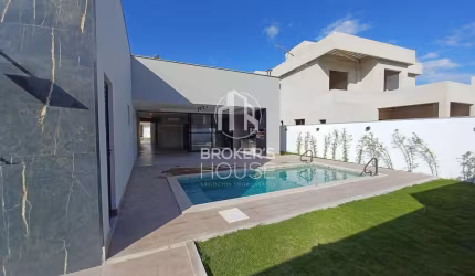 Casa linear à venda  3 quartos sendo 1 suíte, 4 vagas de garagem , Jacuhy, Serra, ES