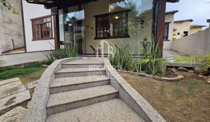 Casa à venda, 5 quartos sendo 2 suítes com closet, lazer com piscina e espaço gourmet - 408 m² - Pr