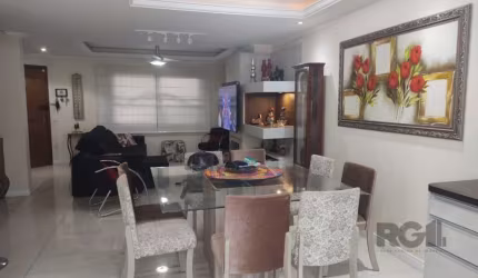 Linda Casa de Três Pavimentos, Finamente Decorada, Pronta para Morar!&lt;BR&gt;&lt;BR&gt;Esta é uma oportunidade única para adquirir uma casa excepcional de três pavimentos, localizada em um bairro pr