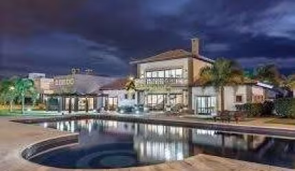 Oportunidade única para você construir a casa dos seus sonhos! Este terreno plano, com 340 m², está localizado no charmoso condomínio Quintas do Lago, em Xangri-Lá. Ideal para quem busca tranquilidade