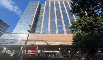 Ponto Comercial e 1 banheiro para Alugar, 134 m² por R$ 11.500/Mês&lt;BR&gt;&lt;BR&gt;ALUGUEL- loja comercial térra, está situada em uma localização privilegiada no Walk Praia de Belas, com 135 metros