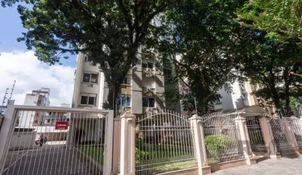 Apartamento de 3 dormitórios, suíte e 1 vaga de garagem no bairro Bom Fim em Porto Alegre.  &lt;BR&gt;Imóvel totalmente reformado no coração do bairro Bom Fim. &lt;BR&gt;&lt;BR&gt;Excelente oportunida