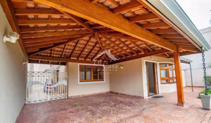 Casa com 4 suítes em condomínio fechado ao lado da Al. Lucas - lazer com piscina