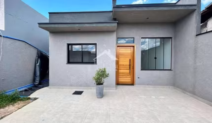 Casa térrea com 03 quartos em Atibaia