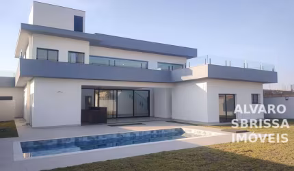 Casa com piscina  e 4 suítes à venda no Condomínio Campos de Santo Antônio II com 330m2 de área construída em um terreno de 843m2