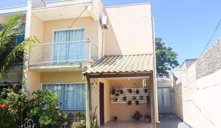 Casa à venda no bairro São João do Rio Vermelho - Florianópolis/SC
