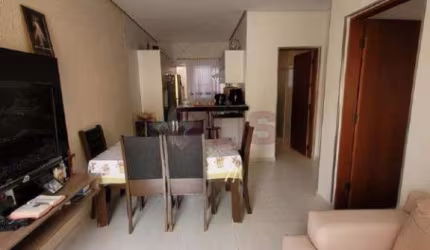 CASA TÉRREA EM CONDOMÍNIO, TOTALMENTE REFORMADA