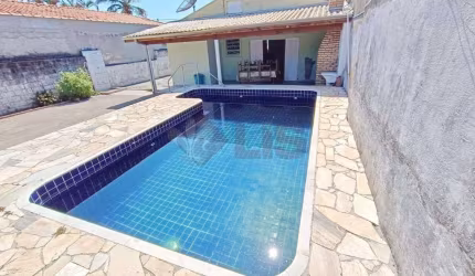 Casa Individual à Venda – Porto Novo, Caraguatatuba