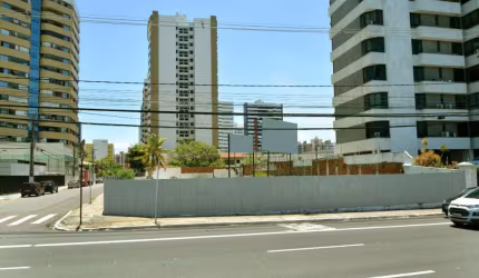 Terreno de esquina com 1100m² no Bairro Jardins