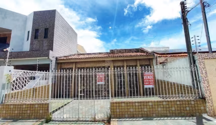 Casa com 4/4 no Conjunto JK - Bairro Jabotiana.