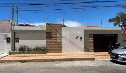 AMPLA CASA NO BAIRRO AEROPORTO - 95m² CONSTRUÍDOS / 369m² DE TERRENO