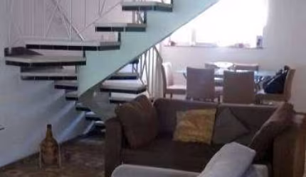 Sobrado para aluguel tem 300 metros quadrados com 3 quartos em Ipiranga - São Paulo - SP