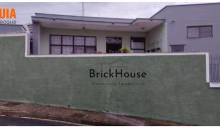 Casa com 3 dormitórios à venda, 119 m² por R$ 700.000 - Centro - São Roque/SP