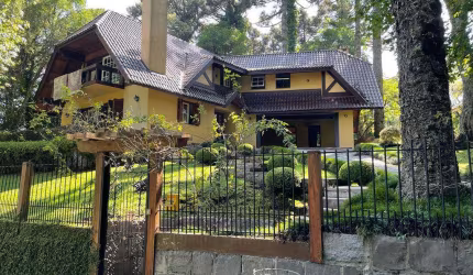 Casa 03 Dorm. à venda no Bairro Planalto com 278 m² de área privativa