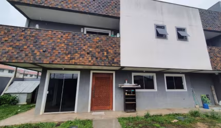 Lindo sobrado com charme de alto padrão no bairro Santa Cândida