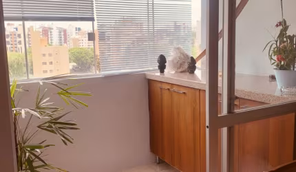Lindo apartamento no Bairro Cabral 2 quartos com suíte