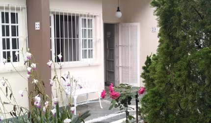 Sobrado em condomínio de 66m² com 2 dormitórios no Capricórnio em Caraguatatuba