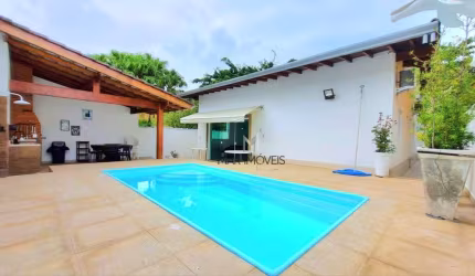 Casa com 3 dormitórios à venda, 200 m² por R$ 790.000,00 - Praia de Pernambuco - Guarujá/SP