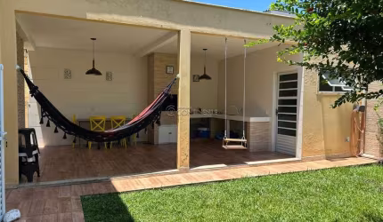 Casa com 3 quartos à venda na Rua Antenor Valentin da Silva, 845, Ipiranga, São José por R$ 950.000