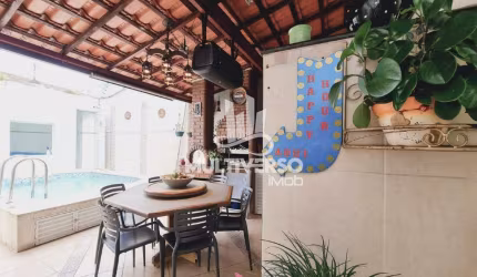 Casa à venda, 3 quartos no bairro Ponta da Praia em Santos