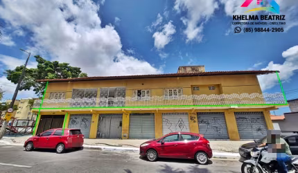 Vendo ampla casa residencial com 6 dormitórios , toda avarandada com pontos comerciais para aluguel