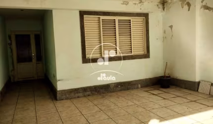 Sobrado de 4 quartos na Vila Scarpelli em Santo André-SP: 2 suites, 1 sala, 3 banheiros, 2 vagas, 160m². Aproveite!