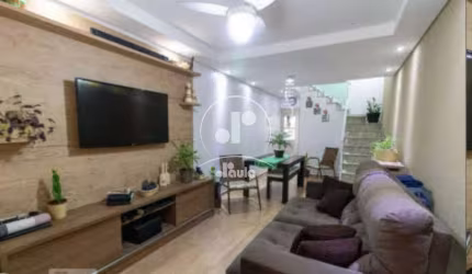 Imperdível sobrado à venda em Vila Pires, Santo André-SP: 3 quartos, 1 suíte, 1 sala, 4 banheiros, 2 vagas de garagem, 180m².