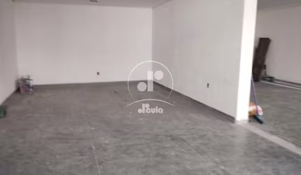 Vila Pinheirinho sobrado com 2 suítes, 4 vagas de garagem.