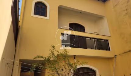 Sobrado à venda na Vila Camilópolis, Santo André-SP: 2 quartos, 2 suítes, 1 sala, 4 banheiros, 5 vagas de garagem, 255m².
