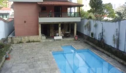 Sobradão no Parque das Nações - 4 suítes, cozinha ampla, lareira, piscina, quintal e 10 vagas !!!