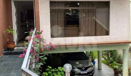 Sobrado de 330m² à Venda no Centro de Santo André-SP: 3 quartos, 1 suíte, 2 salas, 4 banheiros, 3 vagas