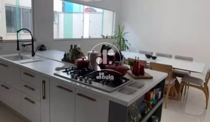 Casa Ampla Santa Paula São Caetano do Sul com 3 suítes , sala ampla , cozinha , área de serviço 7 vagas .
