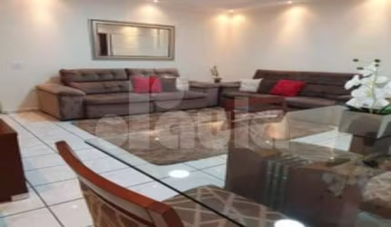 Casa à venda em Santo André-SP, Vila Linda: 3 quartos, 3 salas, 2 banheiros, 6 vagas de garagem, 264m² de área.