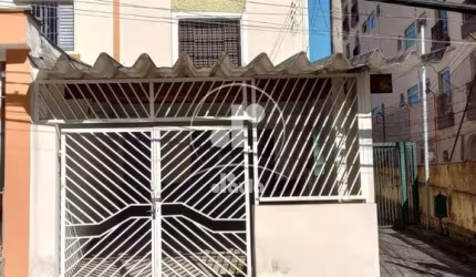 Sobrado na Vila Gilda, com 02 quartos, sala, cozinha, banheiro, andar de cima 02 quartos grandes e um banheiro grande, quintal com edícula e 01 vaga