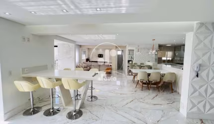 Apartamento a venda com 180m², 4 dormitórios, 2 suítes, 4 banheiros, 4 vagas, na Vila Floresta, Santo André/SP.