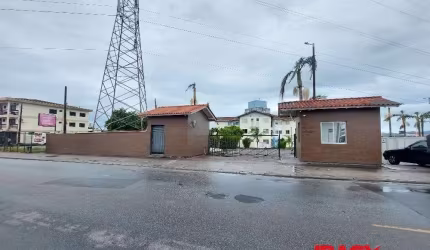 Apartamento com 2 quartos para alugar na Rua Jacob Weingartner, 797, Centro, Palhoça, 48 m2 por R$ 1.600