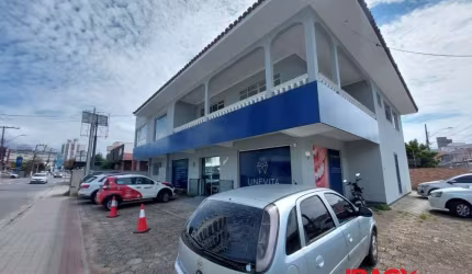 Sala comercial com 1 sala para alugar na Rua Caetano Silveira de Matos, 2400, Centro, Palhoça, 200 m2 por R$ 5.500