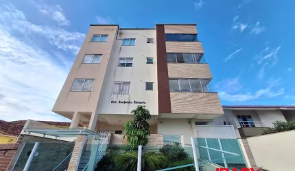 Apartamento com 2 quartos para alugar na Rua Trinta e Um de Março, 115, Barreiros, São José, 62 m2 por R$ 2.800