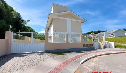Casa com 3 quartos para alugar na Rua Marcelo Tadeu Morona, 52, Sertão do Maruim, São José, 84 m2 por R$ 2.700