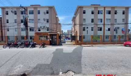 Apartamento com 2 quartos para alugar na Rua Gerôncio Thives, 920, Barreiros, São José, 41 m2 por R$ 2.200