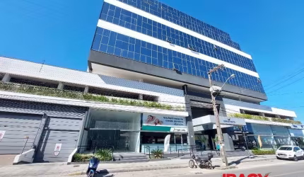 Sala comercial com 1 sala para alugar na Rua José Brognoli, 117, Saco dos Limões, Florianópolis, 40 m2 por R$ 2.500