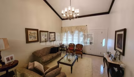 Excelente casa à venda com 4 quartos no bairro Estreito em Florianópolis