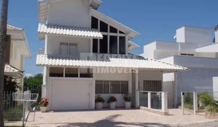 Excelente casa 03 dormitórios em São José