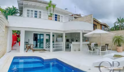 SOBRADO DE ALTO PADRÃO COM 6 DORMITÓRIOS DENTRO DE CONDOMINIO NA PRAIA DA COCANHA