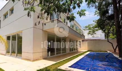Casa em condomínio fechado no Campo Belo