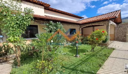 Casa com 4 quartos no bairro Amaro Lanari