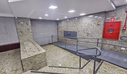VENDO EDIFÍCIO COMERCIAL, PRÉDIO INTEIRO NO CENTRO DE CURITIBA/PR