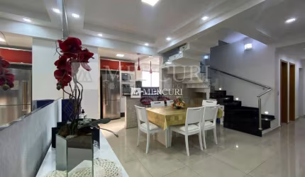 Cobertura com Piscina, 5 quartos (2 suítes) à venda, 300 m² por R$ 2.200.000 - Pitangueiras - Guarujá/SP - Imobiliária Mercuri